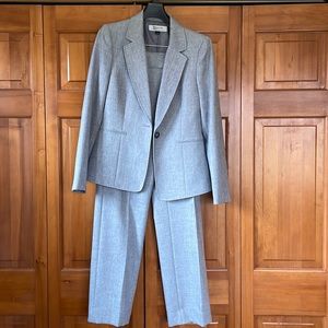 Tahari Pant Suit
